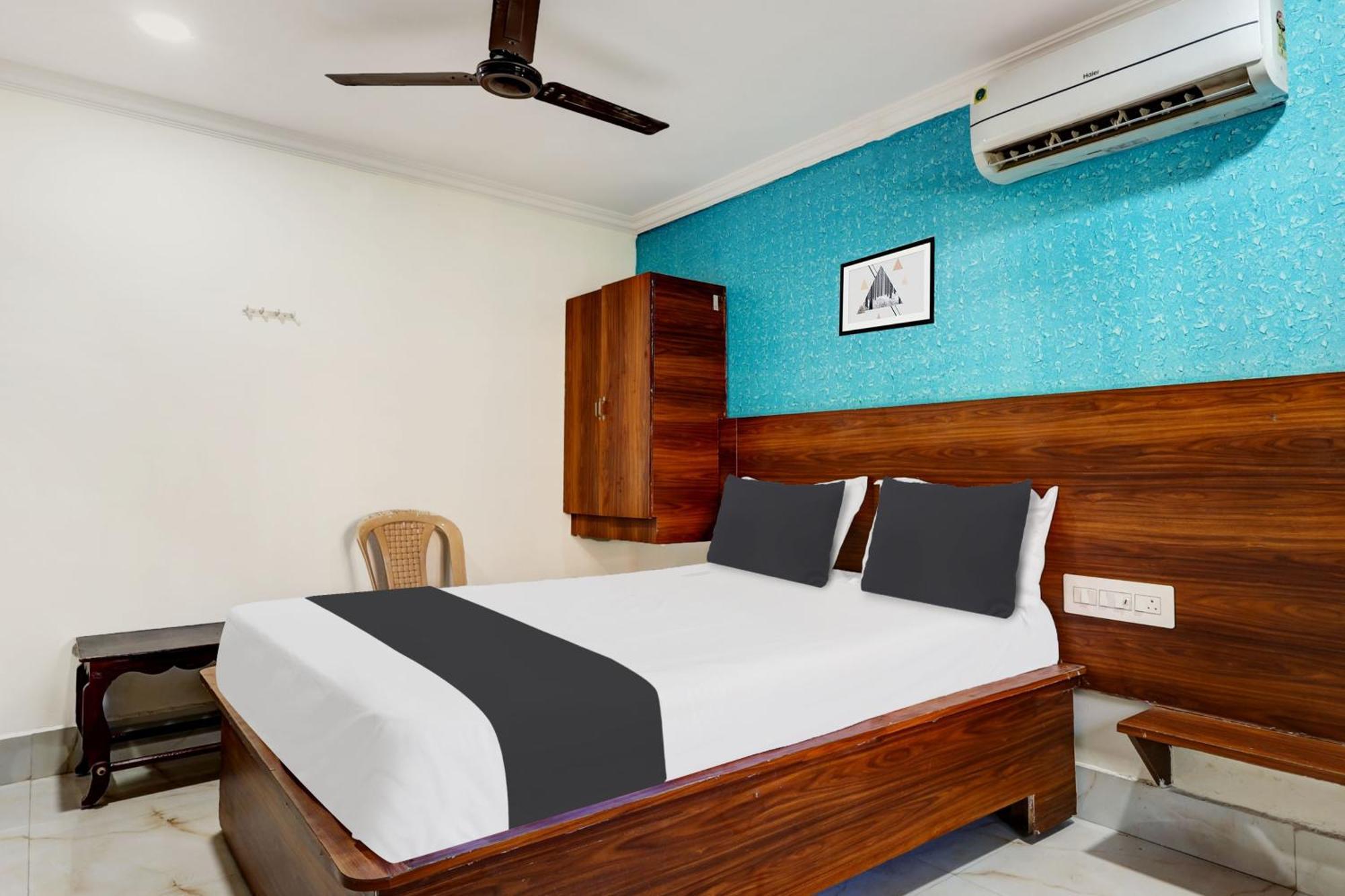 Hotel O Gangothri Lodge Visakhapatnam Exterior foto