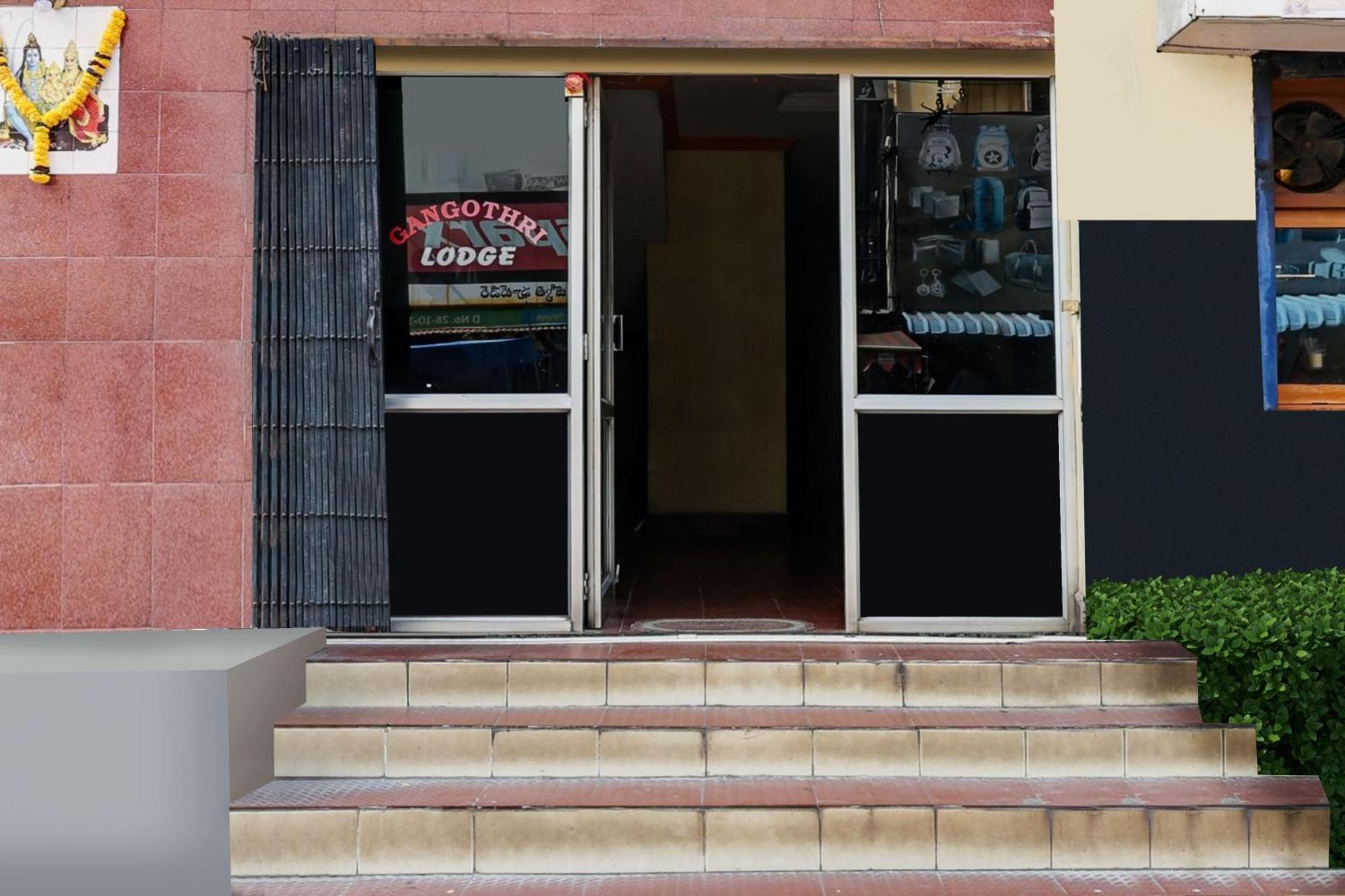 Hotel O Gangothri Lodge Visakhapatnam Exterior foto